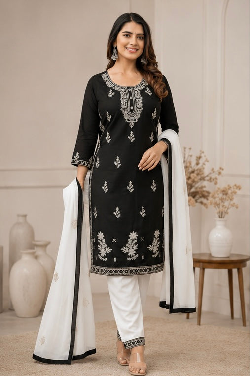 Super-breathable Embroidered Cotton Kurta