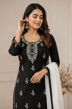 Super-breathable Embroidered Cotton Kurta