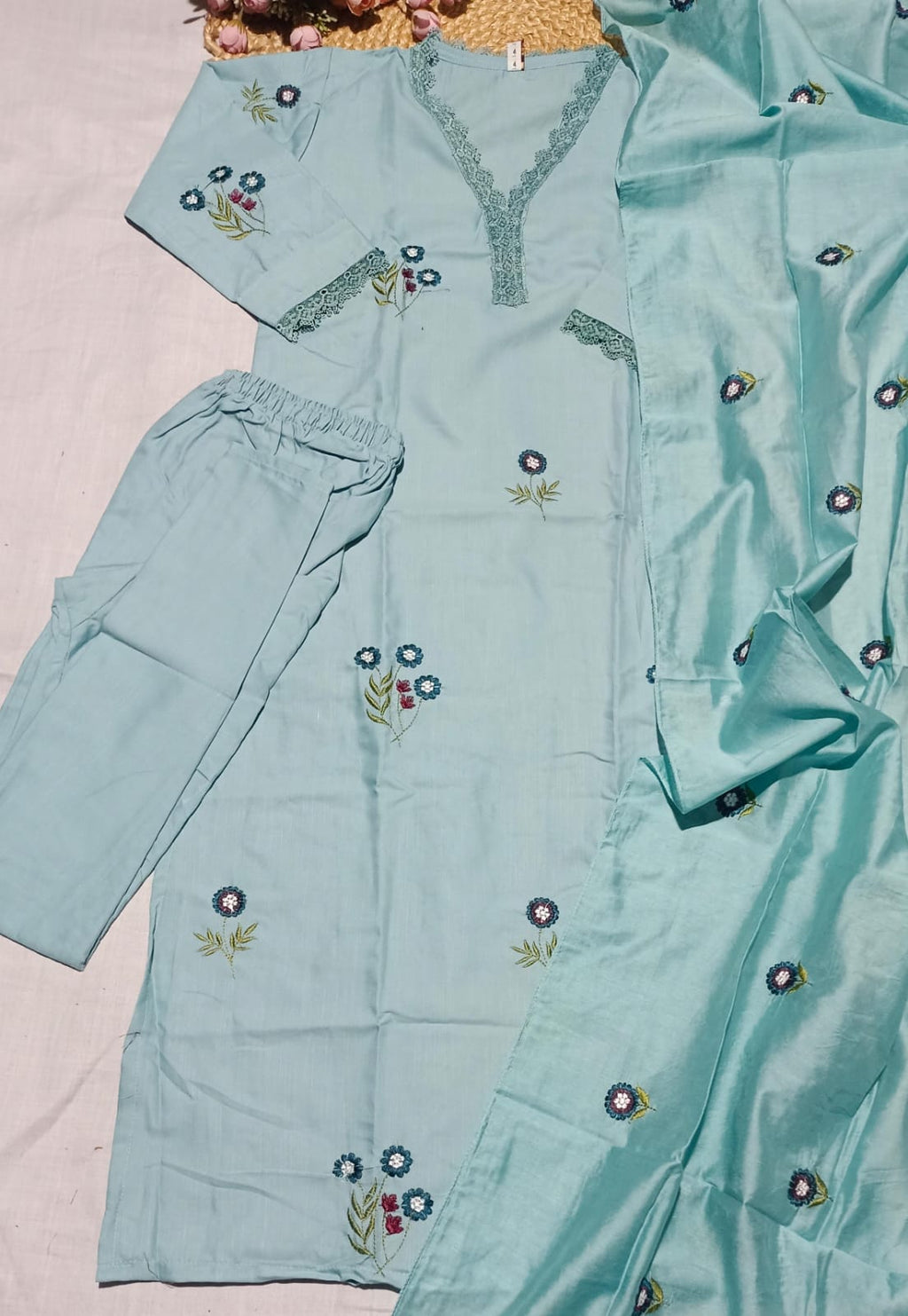 Super-breathable Slub Cotton Embroidered Kurta