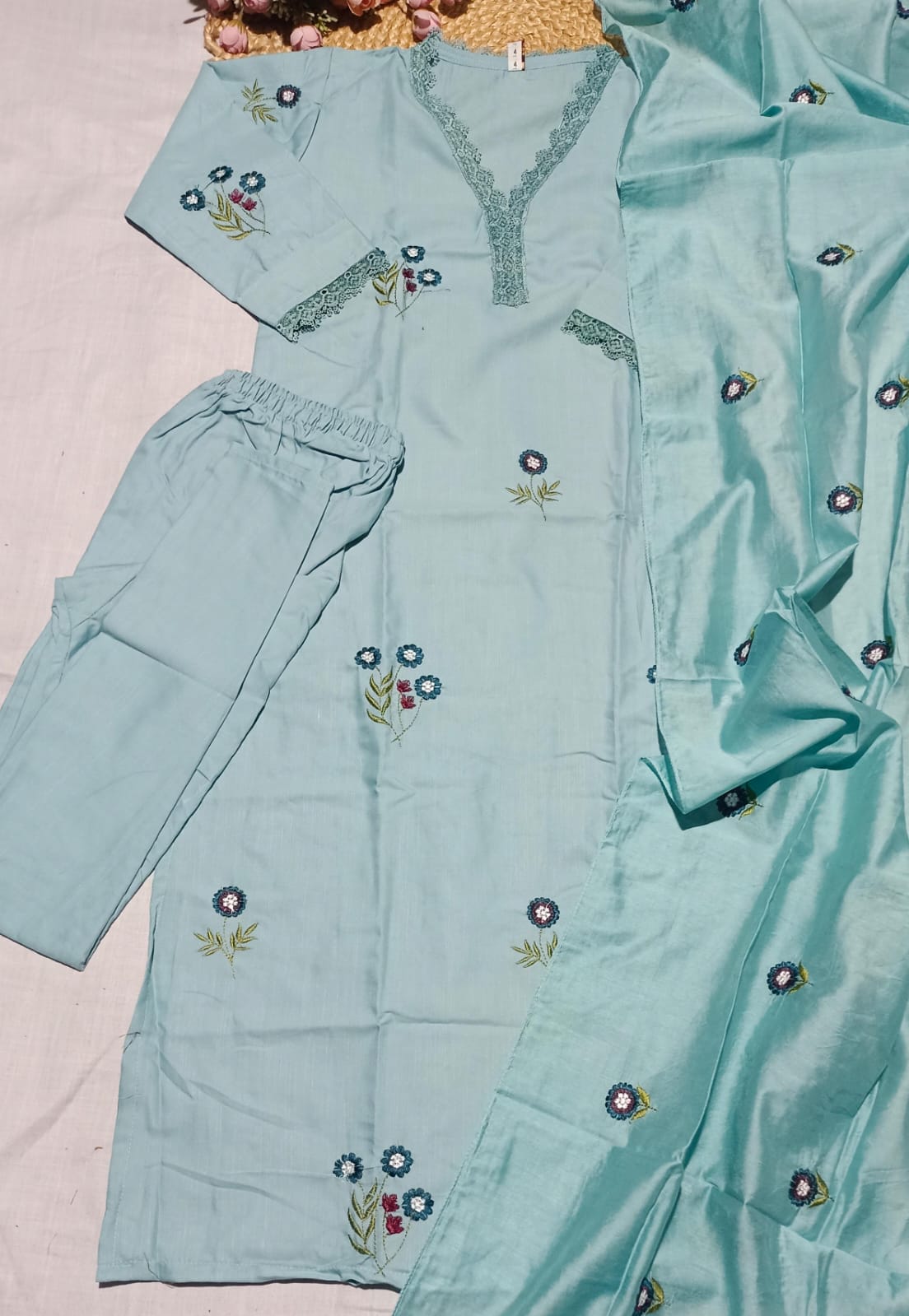 Super-breathable Slub Cotton Embroidered Kurta