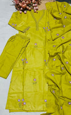 Super-breathable Slub Cotton Embroidered Kurta